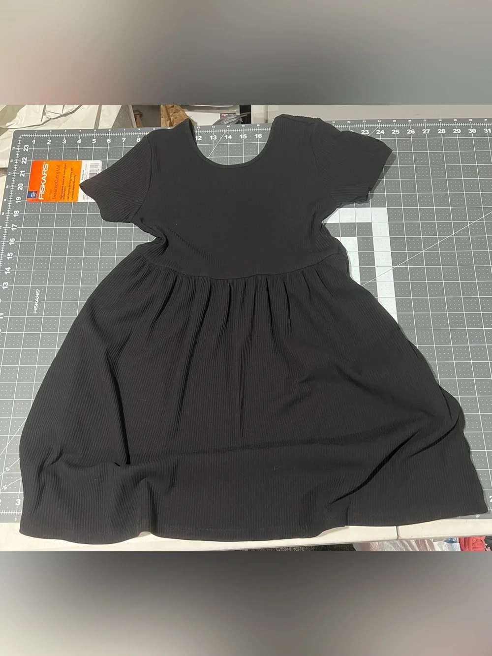 Old navy Black Short-Sleeve Fit & Flare girls Dress, Size: L (10-12)